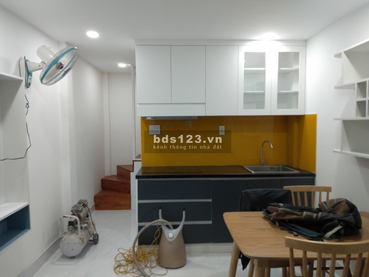 Bán gấp nhà bên Nguyễn Khoái phường 2, Quận 4, dt 36m2, giá nhỉnh 2 tỷ