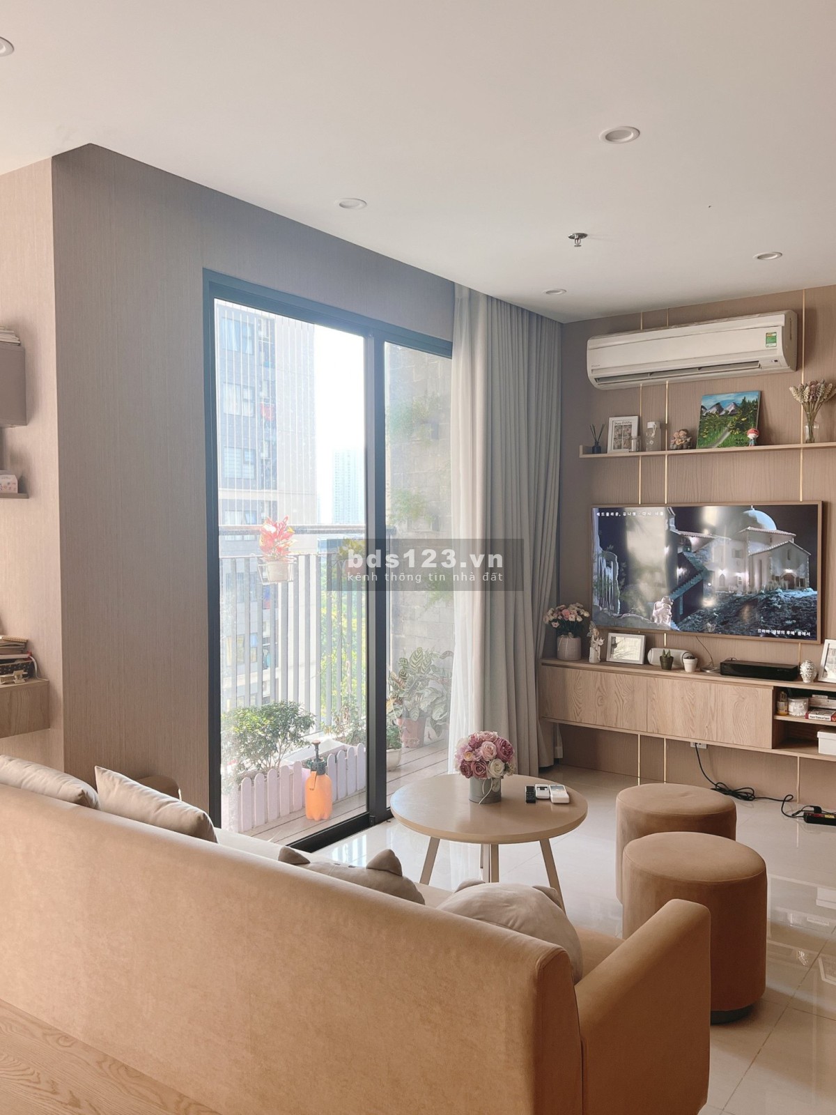 Bán Căn 2PN1VS Full Nội Thất, Tại Vinhomes Smart City, Giá 2.15 Tỷ, 0974565623