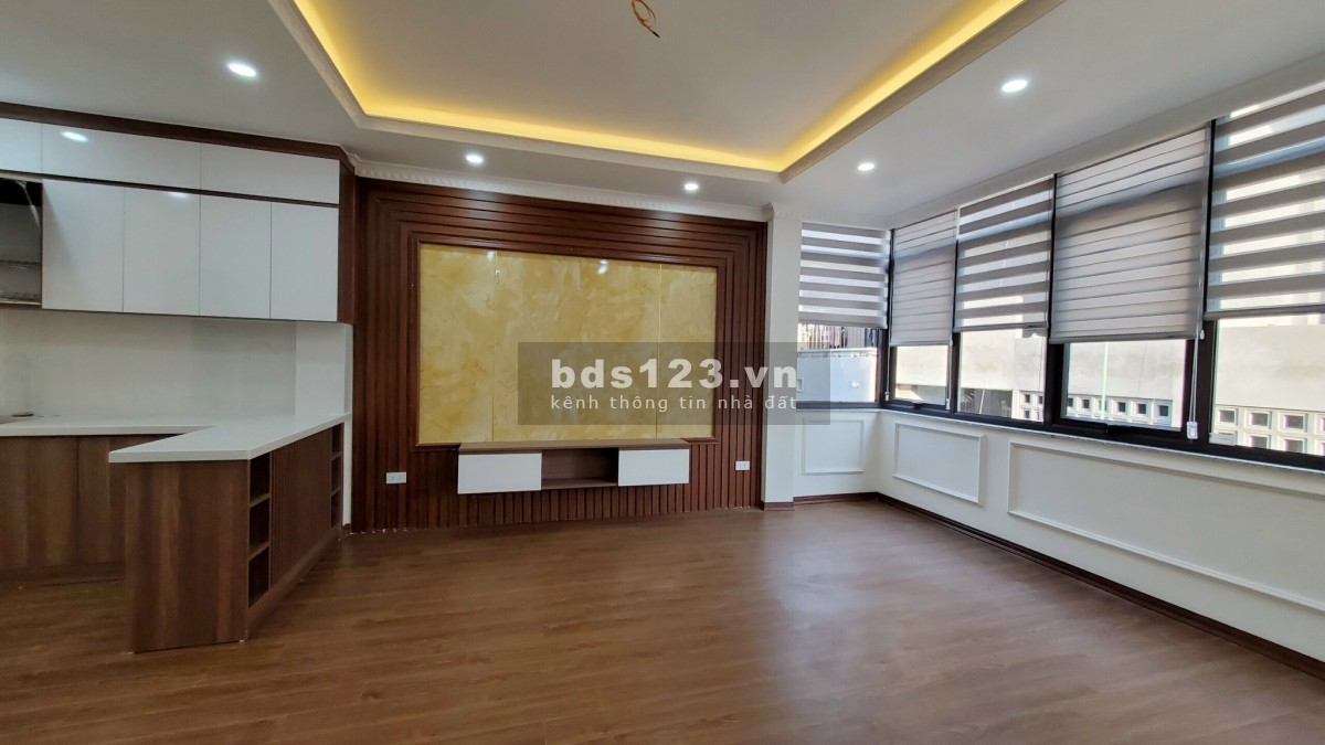 Bán nhà tặng kèm nội thất Láng Hạ, thang máy ô tô 7 chỗ vào nhà DT 50m² x 6 tầng, MT 5m, giá 11,5 tỷ