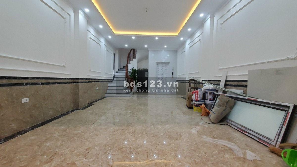 Bán nhà tặng kèm nội thất Láng Hạ, thang máy ô tô 7 chỗ vào nhà DT 50m² x 6 tầng, MT 5m, giá 11,5 tỷ