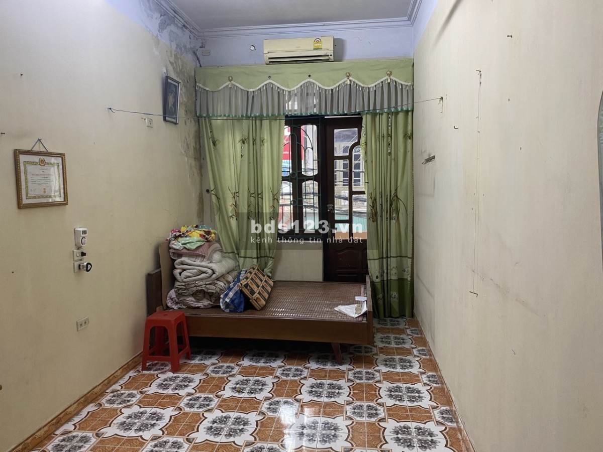 Cần bán căn 2 tầng phố Tuy Hoà thành phố Hải Dương giá 9 tỷ, lh 0915153369