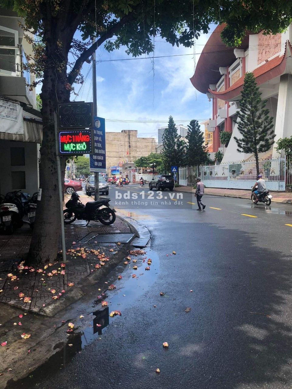 Bán nhà riêng chính chủ tại đường Ngô Gia Tự, TP Nha Trang với giá chỉ 5,5 tỷ - 6P N - DT 87,4m²