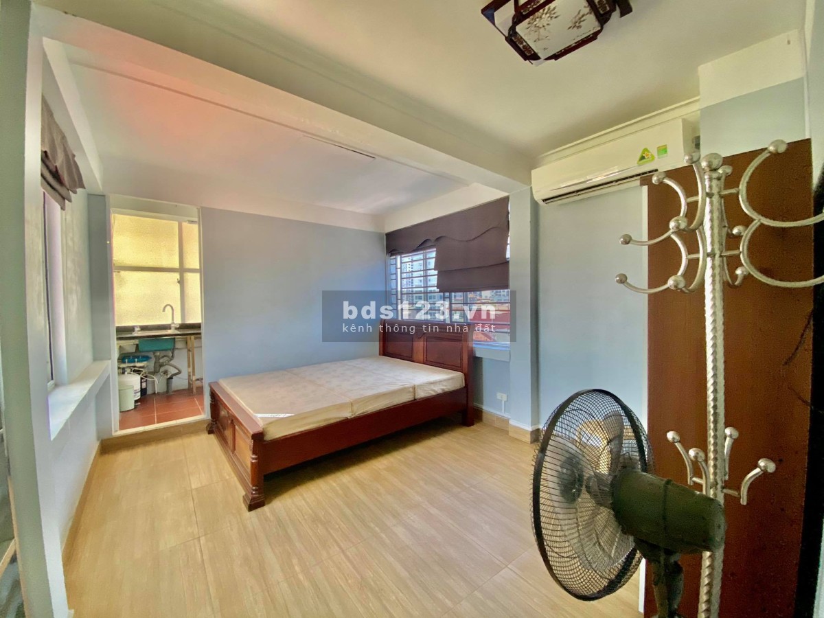 Bán đất tặng nhà Trường Chinh, ngõ thoáng sáng, ô tô tránh 10m, DT 100m², giá 6,8 tỷ