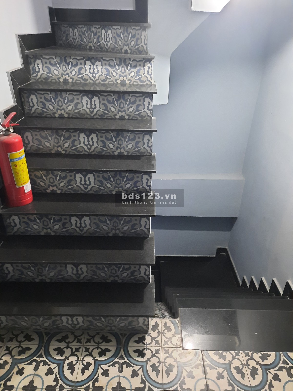 Chdv cao cấp mặt đường 20 phòng, thu nhập hàng tháng trên 100 triệu, giá 24 tỷ, thương lượng