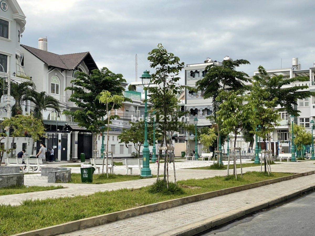 Chdv cao cấp mặt đường 20 phòng, thu nhập hàng tháng trên 100 triệu, giá 24 tỷ, thương lượng