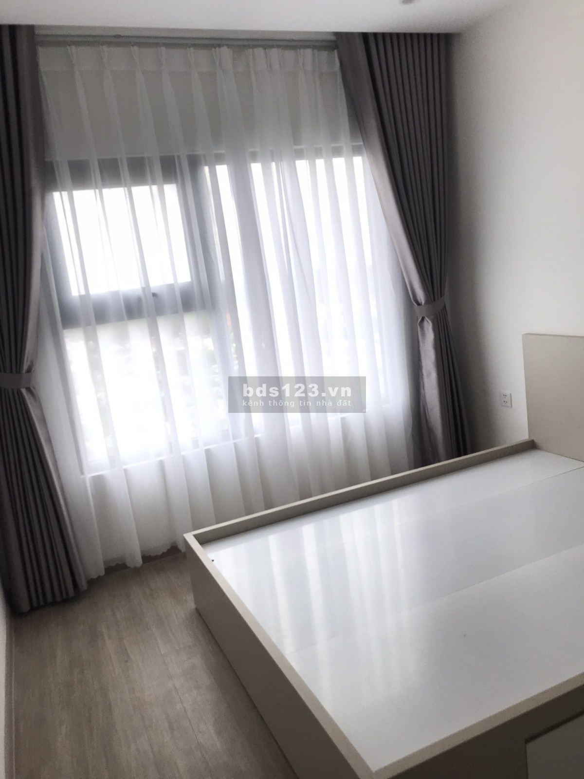 Mình cần bán căn hộ mới chính chủ dt 53.1m2, 1pn+1, giá tốt cho khách thiện chí