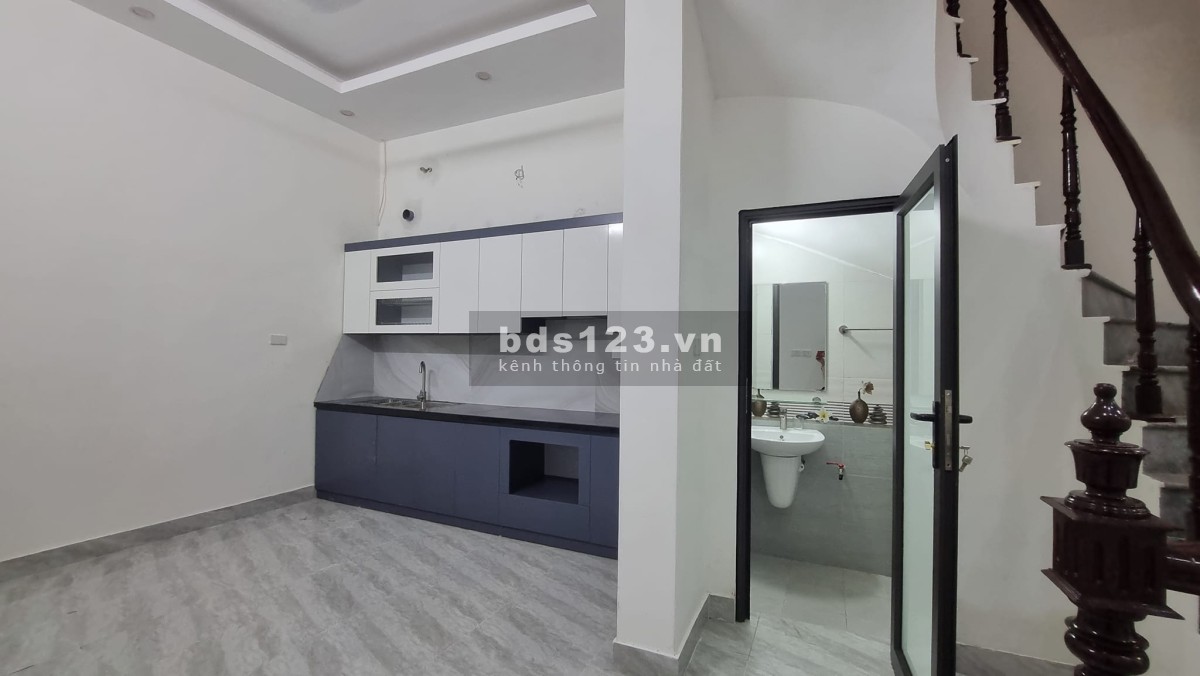 Bán nhà đường Định Công Thượng Hoàng Mai, 40m² x 5 tầng, giá 4.2 tỷ o to đỗ cửa