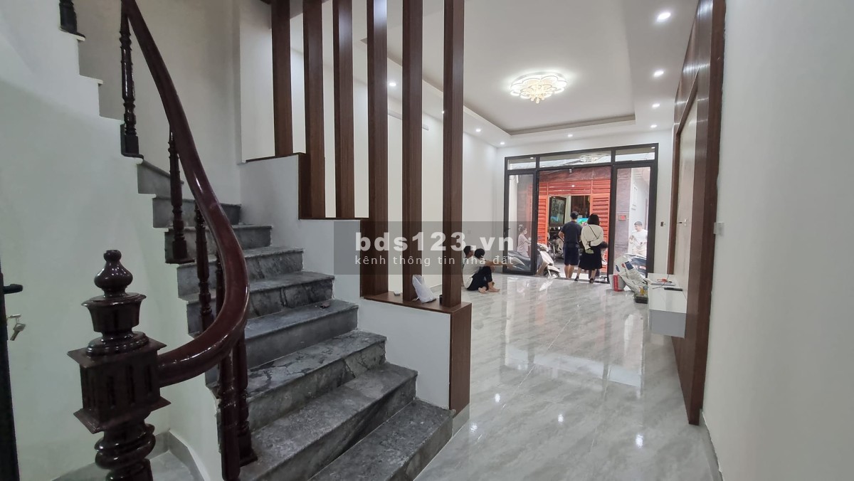 Bán nhà đường Định Công Thượng Hoàng Mai, 40m² x 5 tầng, giá 4.2 tỷ o to đỗ cửa