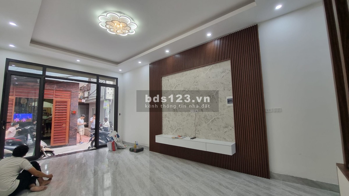 Bán nhà đường Định Công Thượng Hoàng Mai, 40m² x 5 tầng, giá 4.2 tỷ o to đỗ cửa
