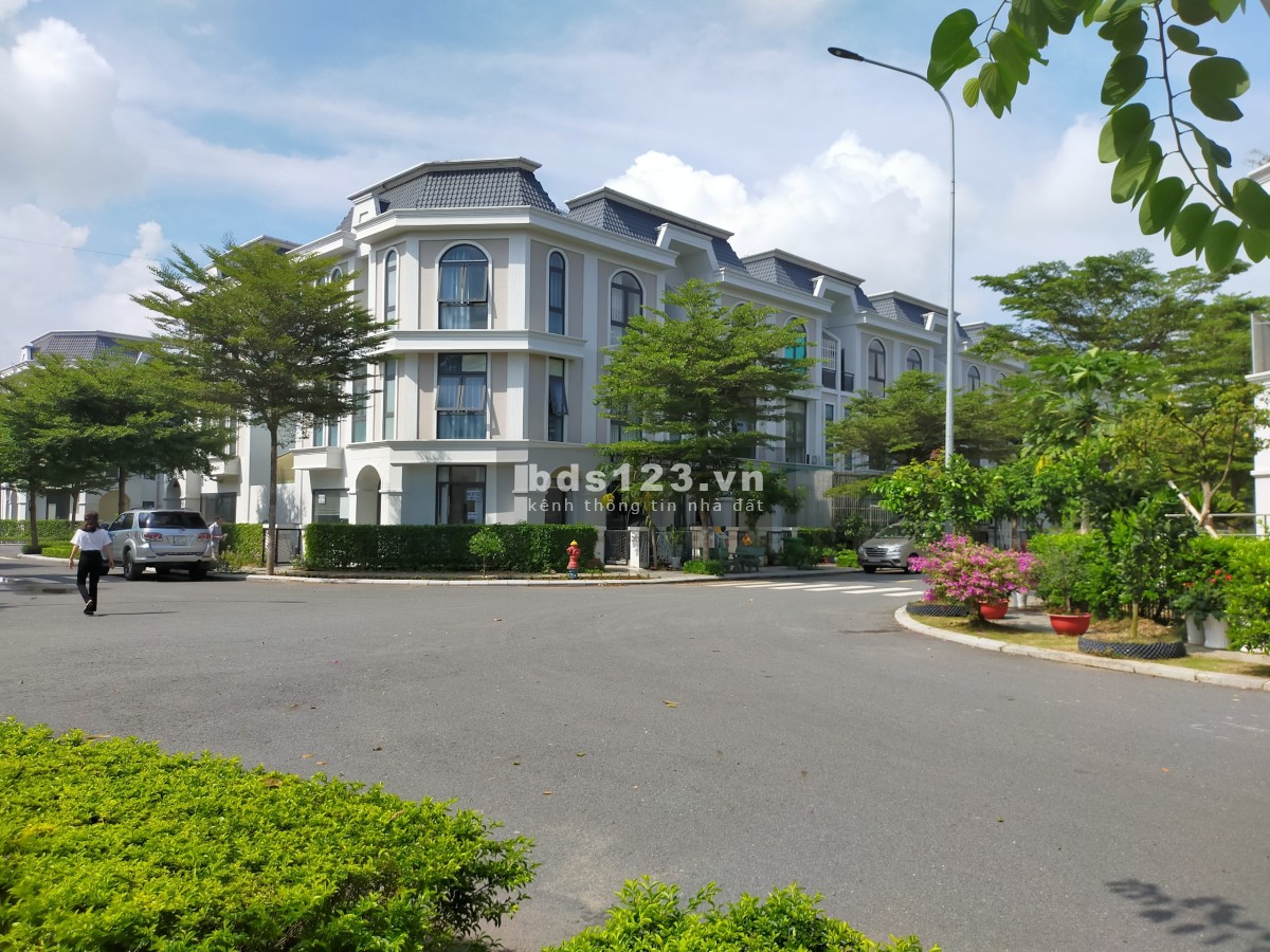 Chính chủ nhà Villa Long Phú, Bến Lức, Long An giá 3 tỷ LH 0368668416
