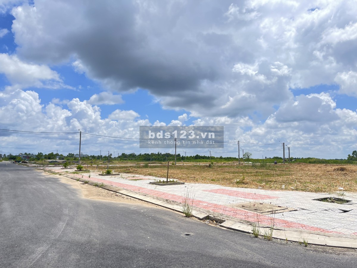 Đất nền trung tâm thành phố Cà Mau, sổ sẵn chính chủ giá tốt