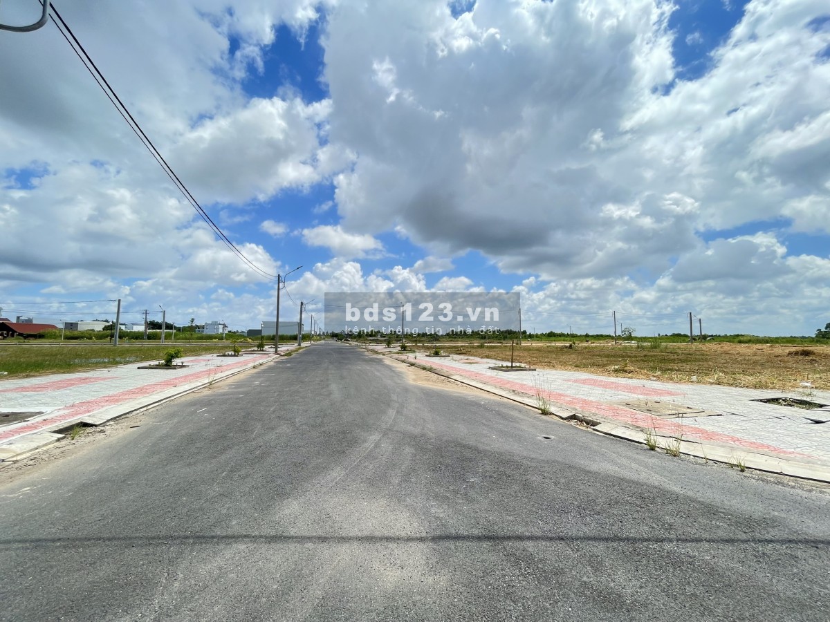Đất nền trung tâm thành phố Cà Mau, sổ sẵn chính chủ giá tốt