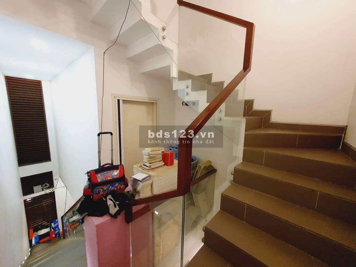 Bán Nhà Quận 9, Đường Đình Phong Phú, Hẻm Xe Tải Quay Đầu, 4.5x12.5m, 4 Tầng, Giá 5 Tỷ 450.