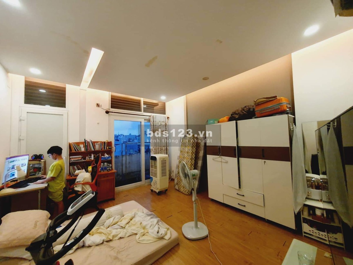 Bán Nhà Quận 9, Đường Đình Phong Phú, Hẻm Xe Tải Quay Đầu, 4.5x12.5m, 4 Tầng, Giá 5 Tỷ 450.