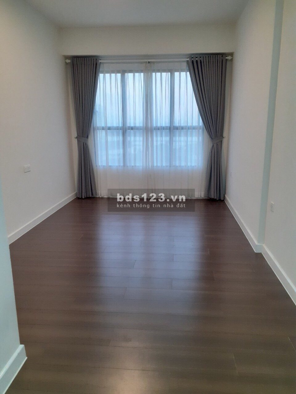 Cần tiền đi Mỹ nên bán căn 2PN chỉ 4,1 tỷ The Sun Avenue