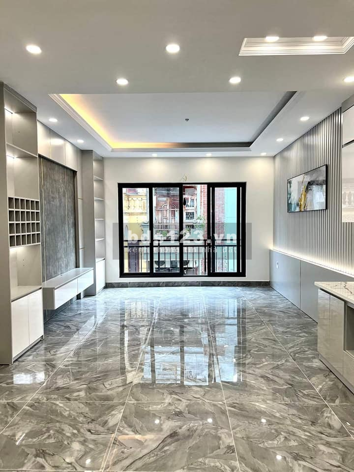 Tôi cần bán nhà riêng 50m2 6 tầng, có thang máy, ô tô vào nhà, giá 10,2 tỷ, ngõ 24 phố Kim Đồng