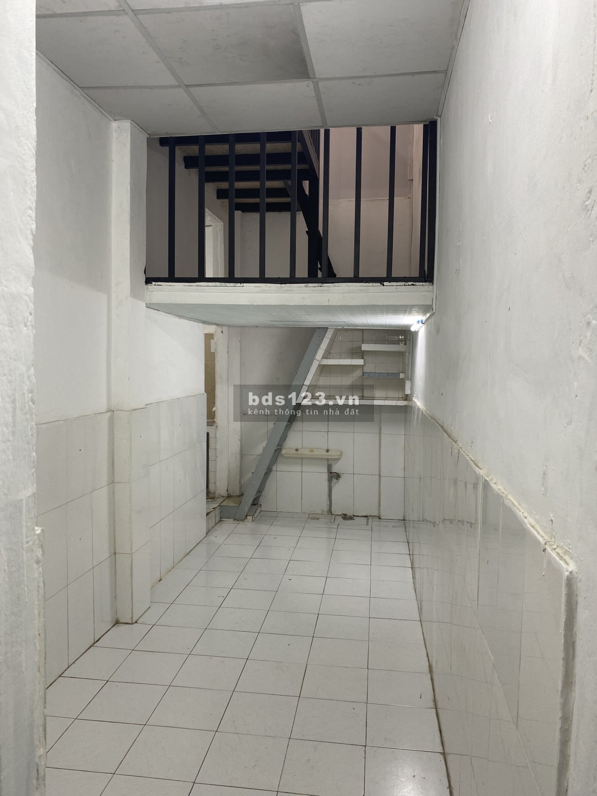 Cho Thuê nhà cấp 4 nguyên căn Quận 1