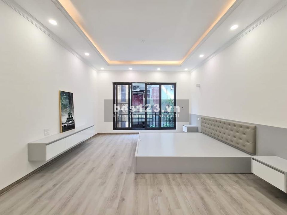 Tôi cần bán nhà riêng 50m2 6 tầng, có thang máy, ô tô vào nhà, giá 10,2 tỷ, ngõ 24 phố Kim Đồng