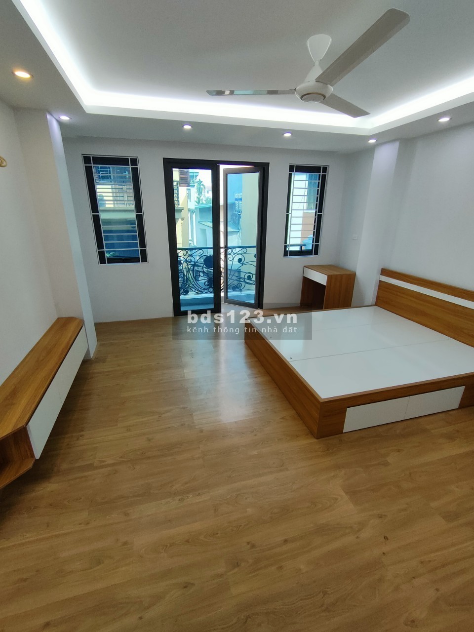 Bán nhà 9TTM phố Lạc long Quân, Võ Chí Công, Âu Cơ, Tây Hồ. DT52Mx9Tx4,6 chỉ 15,5 tỷ.