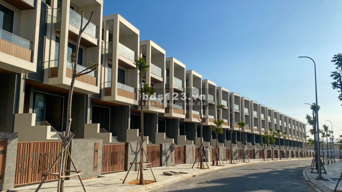 Nhà phố thương mại mt Võ Nguyên Giáp, Mũi Né, sổ hồng riêng hơn 100m2, giá chỉ từ 2.5 tỷ