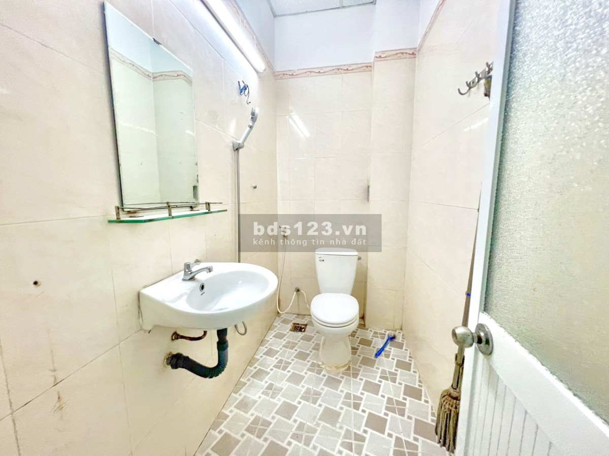 Cho thuê nhà 1 lầu mặt tiền Phạm Hữu Lầu, P. PM, Quận 7 lh 0983697777