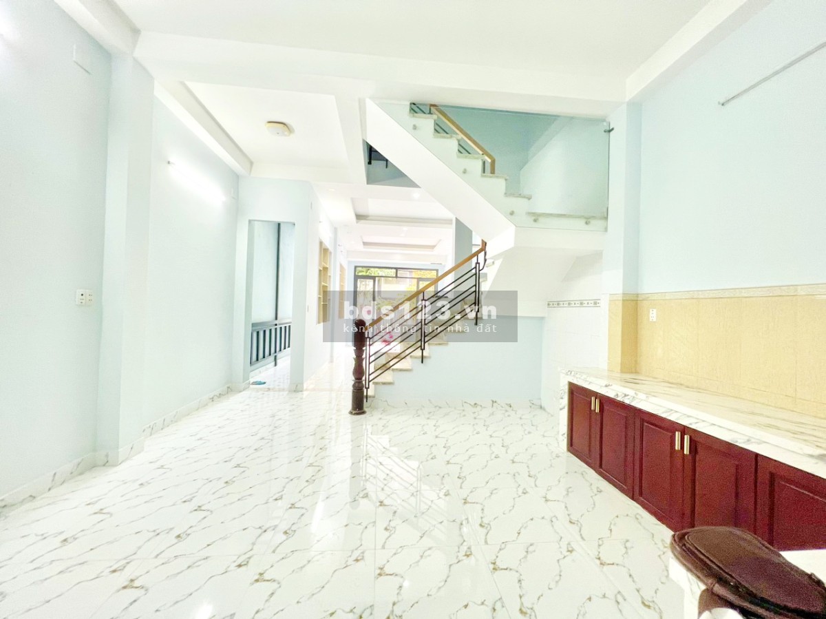 Cho thuê nhà 1 lầu mặt tiền Phạm Hữu Lầu, P. PM, Quận 7 lh 0983697777