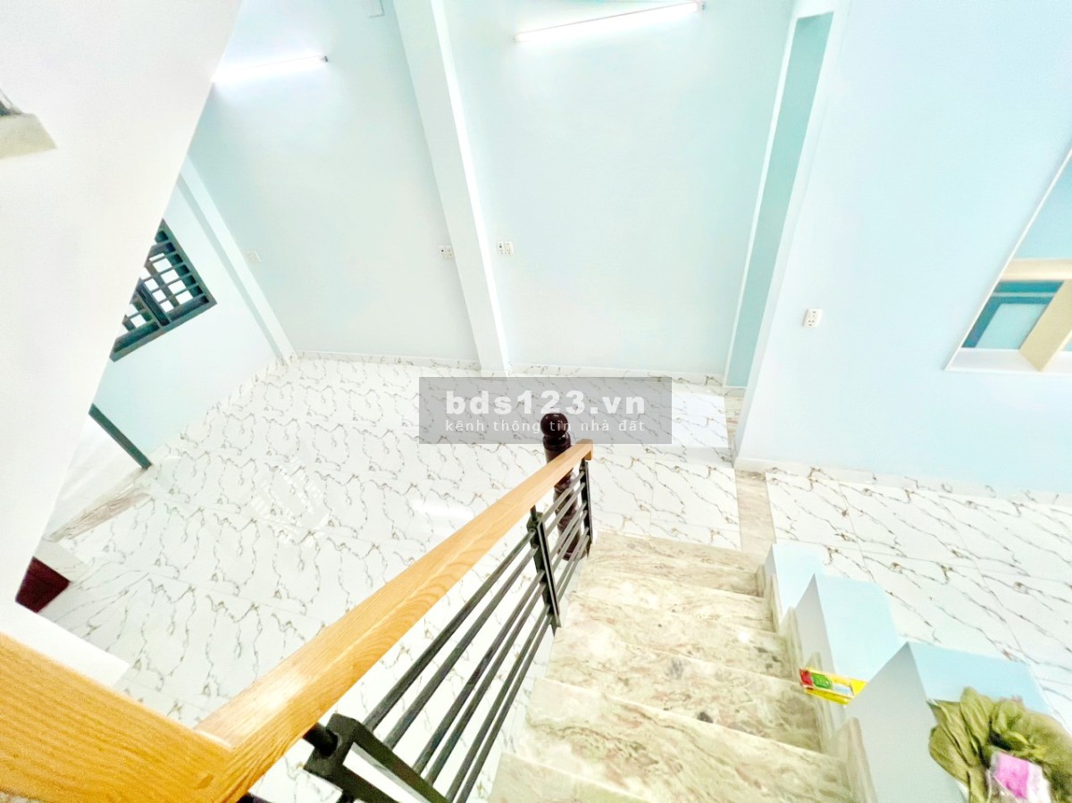 Cho thuê nhà 1 lầu mặt tiền Phạm Hữu Lầu, P. PM, Quận 7 lh 0983697777