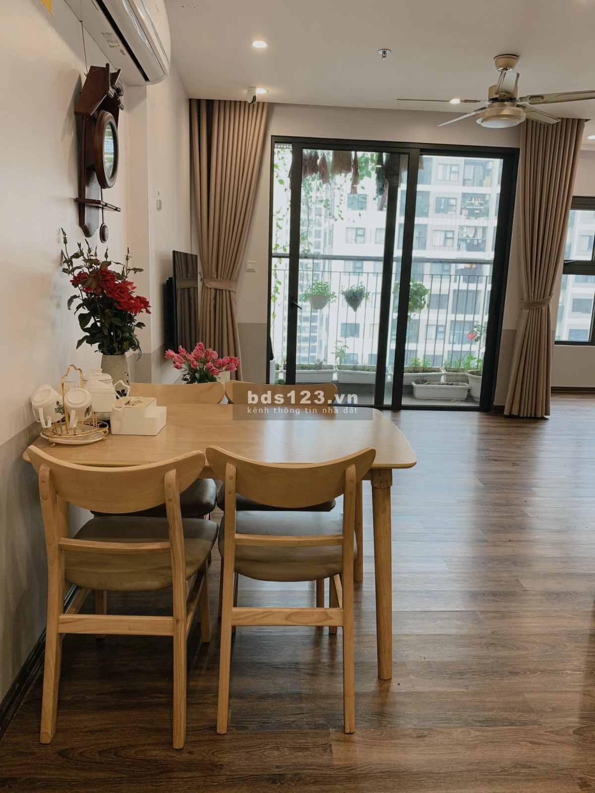 Bán nhà Vinhomes Smart City, full nội thất đẹp, 81m, 2.9 tỷ, LH 0974565623