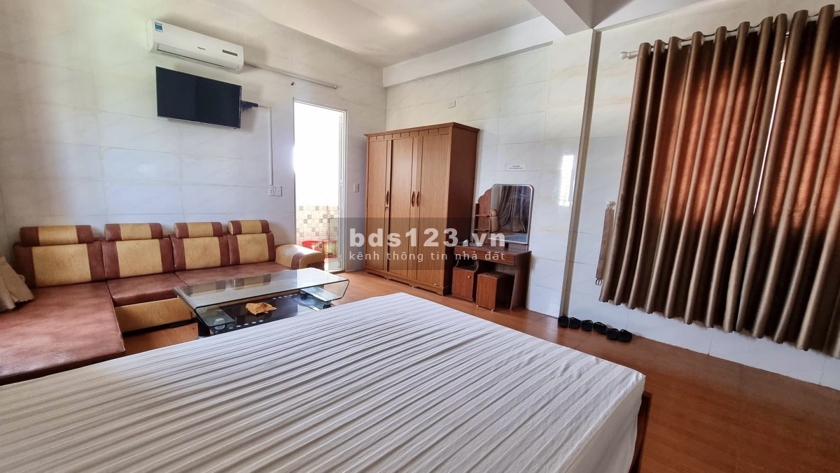 Nhà nghỉ kinh doanh tốt có thể sửa thành căn hộ sát biển Nguyễn Tất Thành