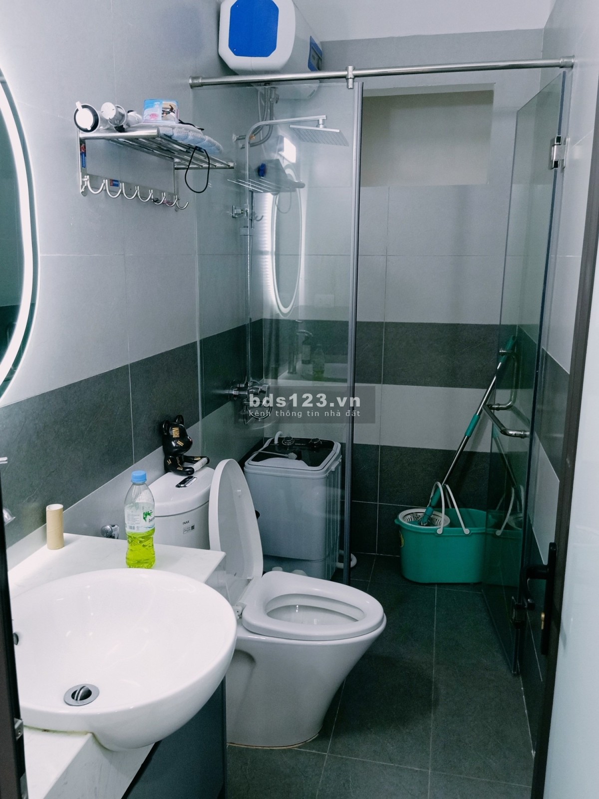 Bán gấp nhà Trần Thái Tông, tặng nội thất, ngõ ô tô, DT 37m2 x 5tầng, 5.6 tỷ