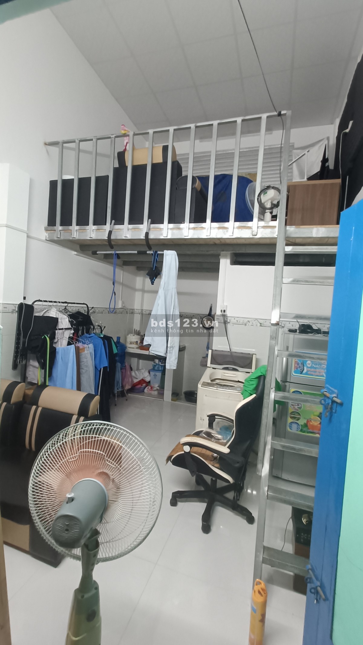 Em Nam cần tìm người ở ghép ạ phòng này e ở 1 mình 2tr điện nước lun 400