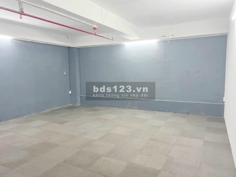 Cho thuê mặt bằng shop Quận 10, có thang máy, kiến trúc nhà đẹp