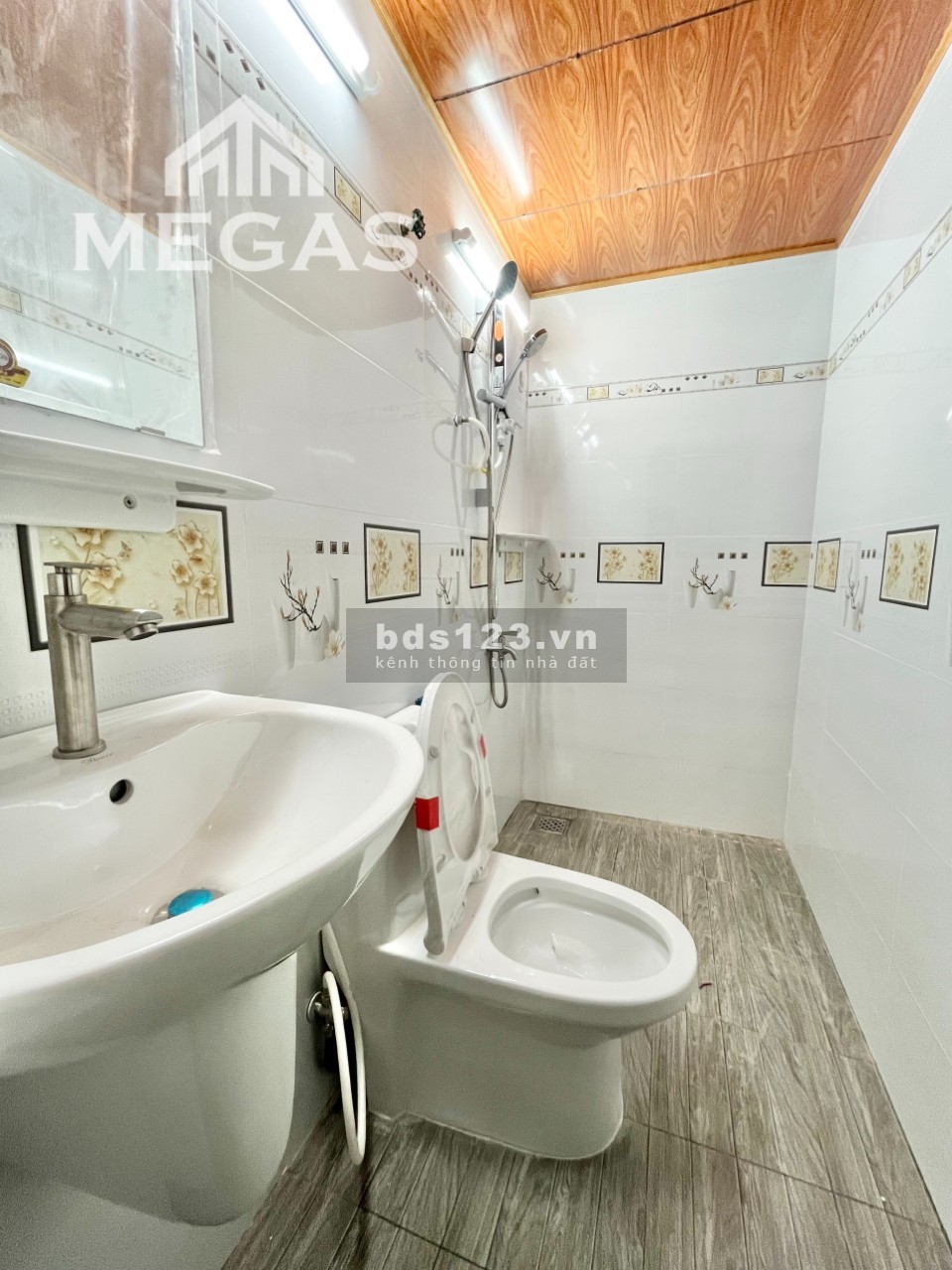 Khai trương phòng 100% mới nội thất cơ ban cửa sổ thoáng ngay Ngã Tư Bốn XÃ, Lũy Bán Bích, Hòa Bình