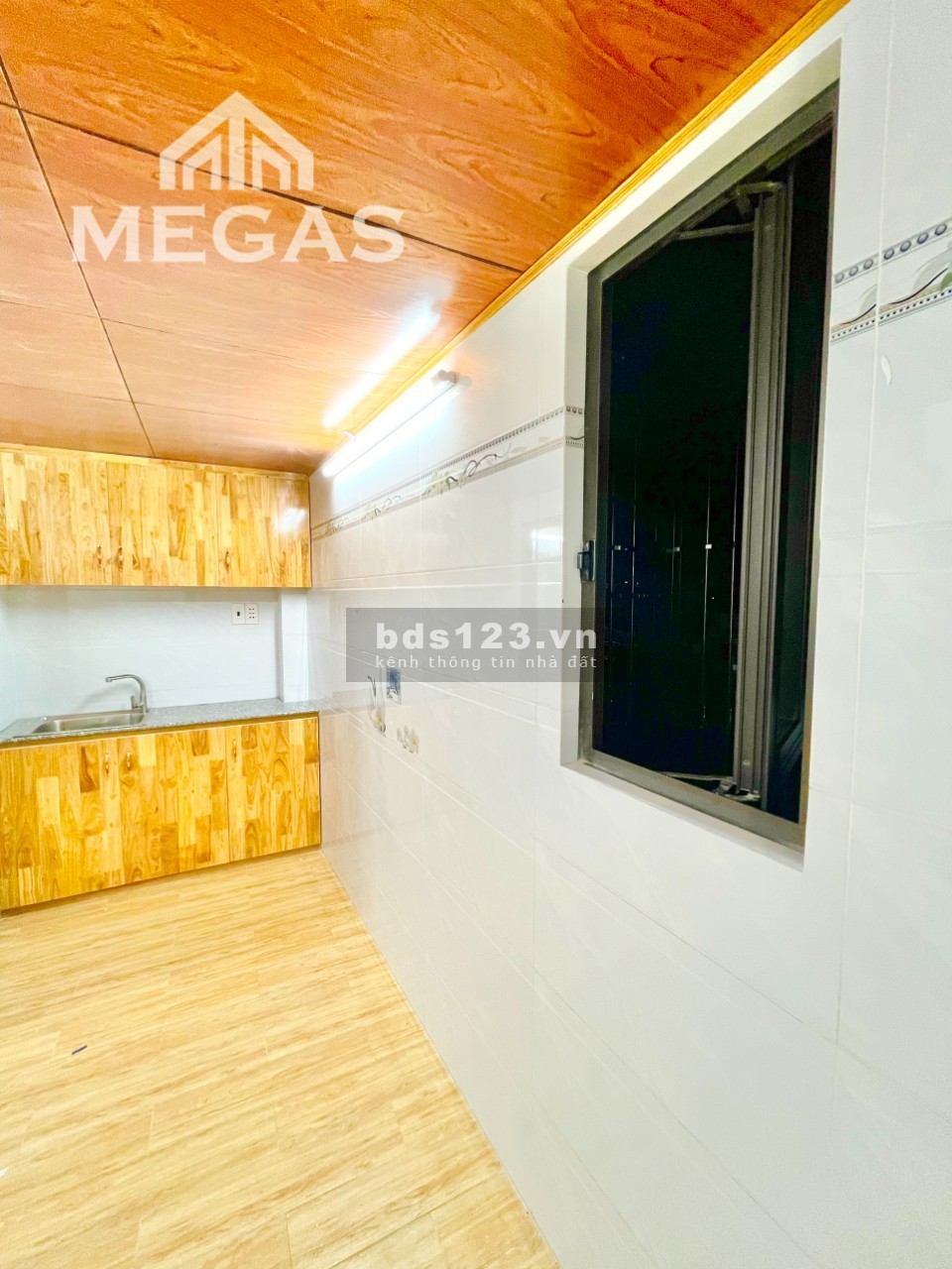 Khai trương phòng 100% mới nội thất cơ ban cửa sổ thoáng ngay Ngã Tư Bốn XÃ, Lũy Bán Bích, Hòa Bình