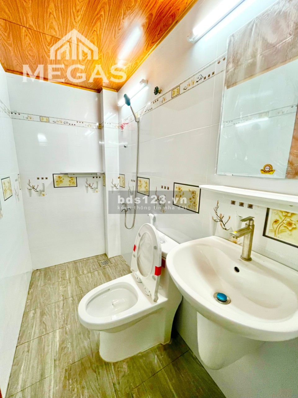 Khai trương phòng 100% mới nội thất cơ ban cửa sổ thoáng ngay Ngã Tư Bốn XÃ, Lũy Bán Bích, Hòa Bình