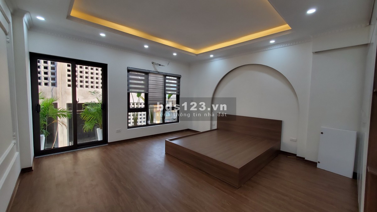 Bán nhà Láng Hạ, Đống Đa, 6 tầng tặng full nội thất, ô tô vào nhà 50m2, 6 tầng mt 5m, giá 11.5 tỷ