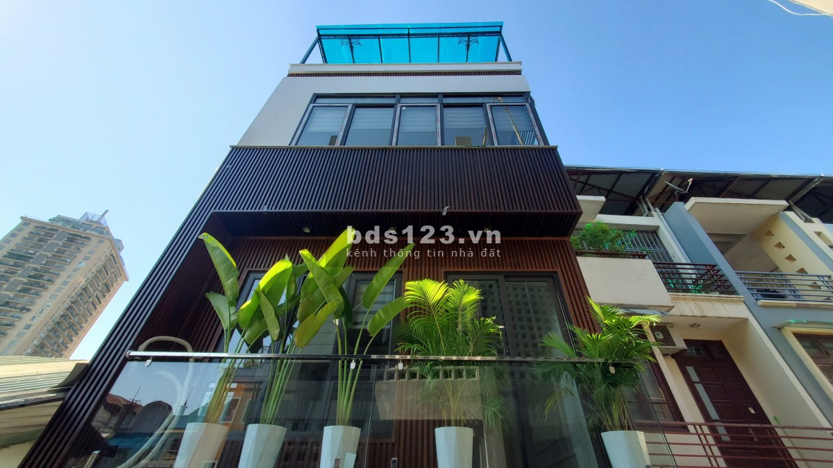 Bán nhà Láng Hạ, Đống Đa, 6 tầng tặng full nội thất, ô tô vào nhà 50m2, 6 tầng mt 5m, giá 11.5 tỷ
