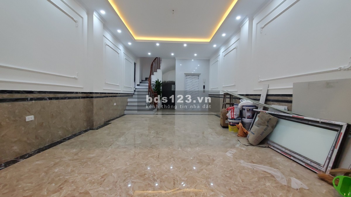 Bán nhà Láng Hạ, Đống Đa, 6 tầng tặng full nội thất, ô tô vào nhà 50m2, 6 tầng mt 5m, giá 11.5 tỷ