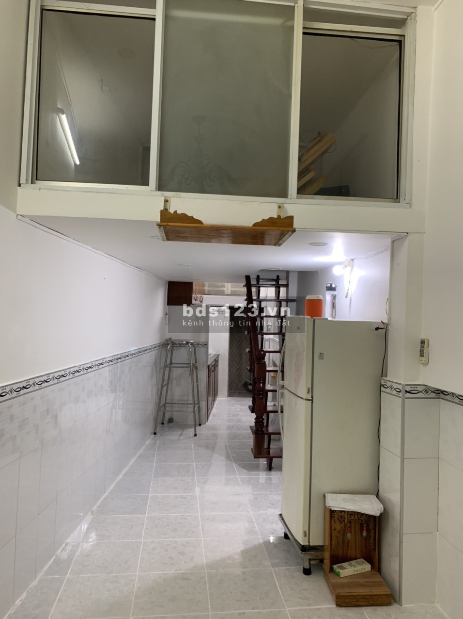 Bán nhà liền kề Quận 1, 3 phòng ngủ, giá tốt, khu an ninh yên tĩnh