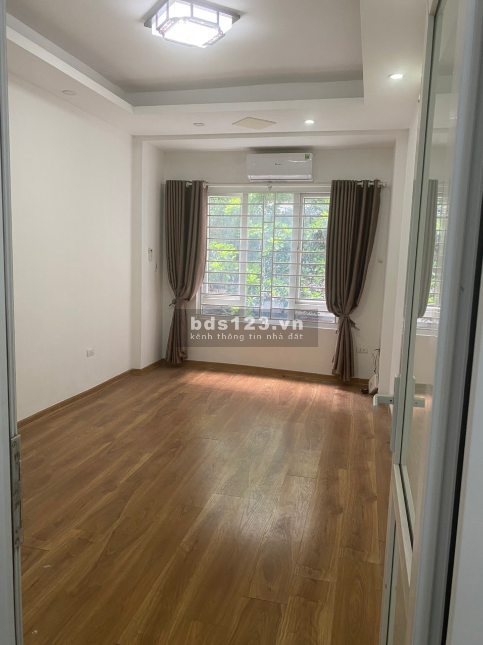 Hiếm trong phân khúc giá 3 tỷ Nam Dư, 30m2, 4 tầng, 10m ra ngõ ô tô tránh, tiện ích đầy đủ - SĐCC