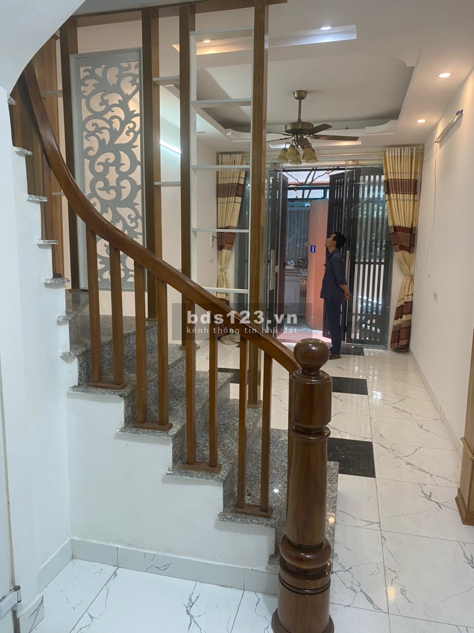 Hiếm trong phân khúc giá 3 tỷ Nam Dư, 30m2, 4 tầng, 10m ra ngõ ô tô tránh, tiện ích đầy đủ - SĐCC