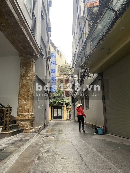Dòng tiền triệu đô 10 tầng thang máy doanh thu gần 200 triệu/tháng ô tô vào nhà 30 phòng cho thuê