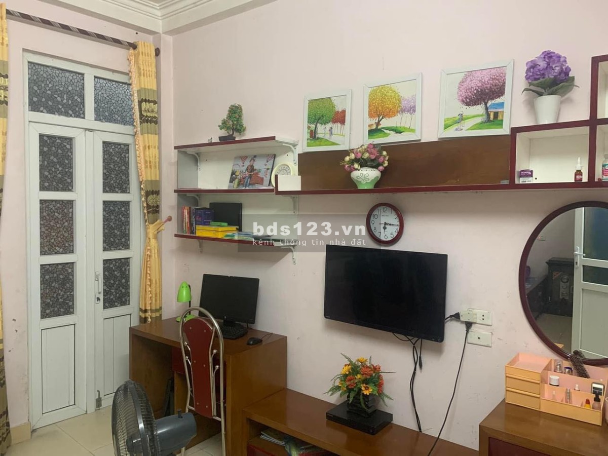 Bán Nhà Thạch Bàn, Long Biên, Gần Trung tâm Aeon Mall, DT 39m, giá 3.05 Tỷ