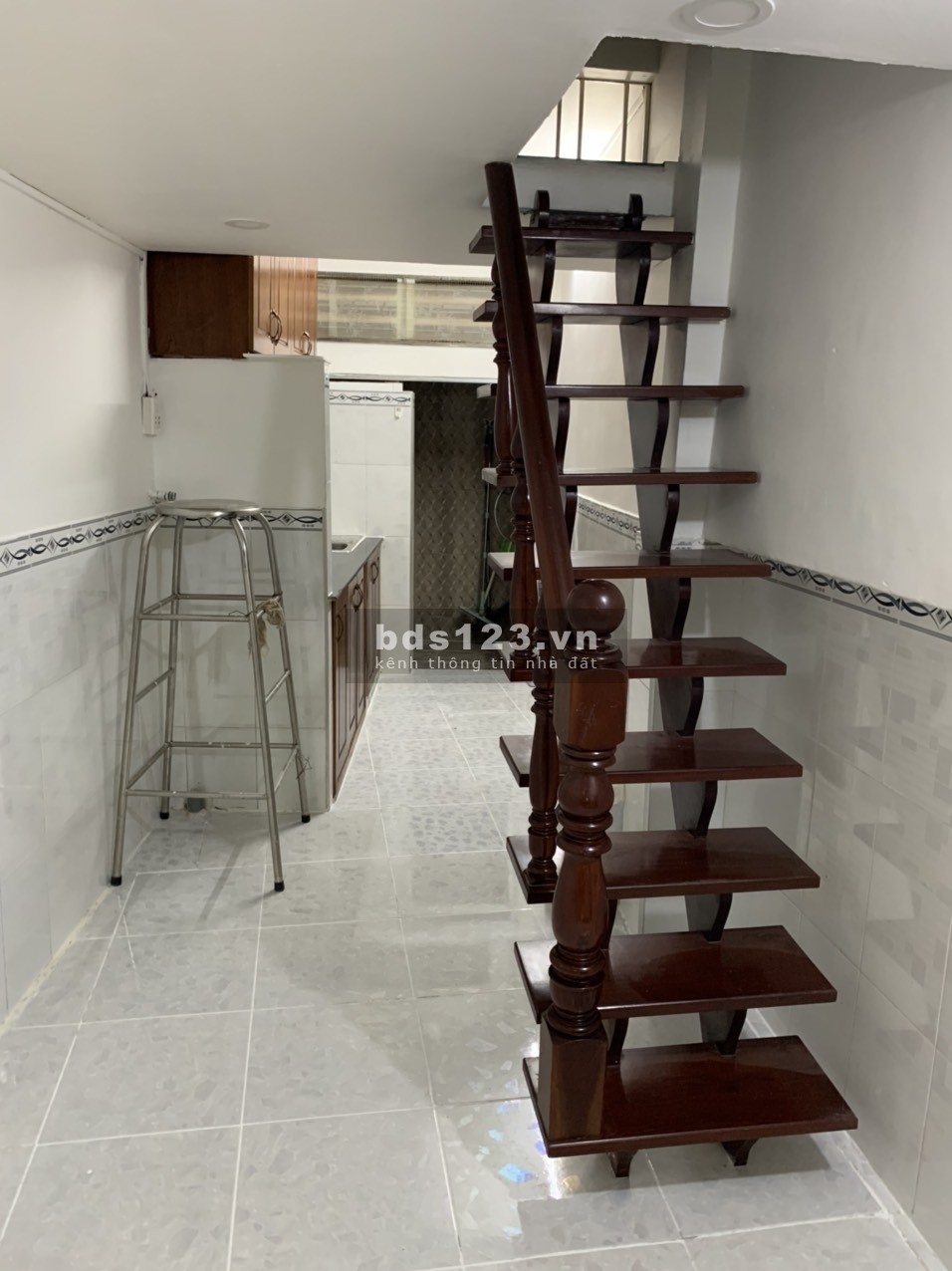 Bán nhà liền kề Quận 1, 3 phòng ngủ, giá tốt, khu an ninh yên tĩnh
