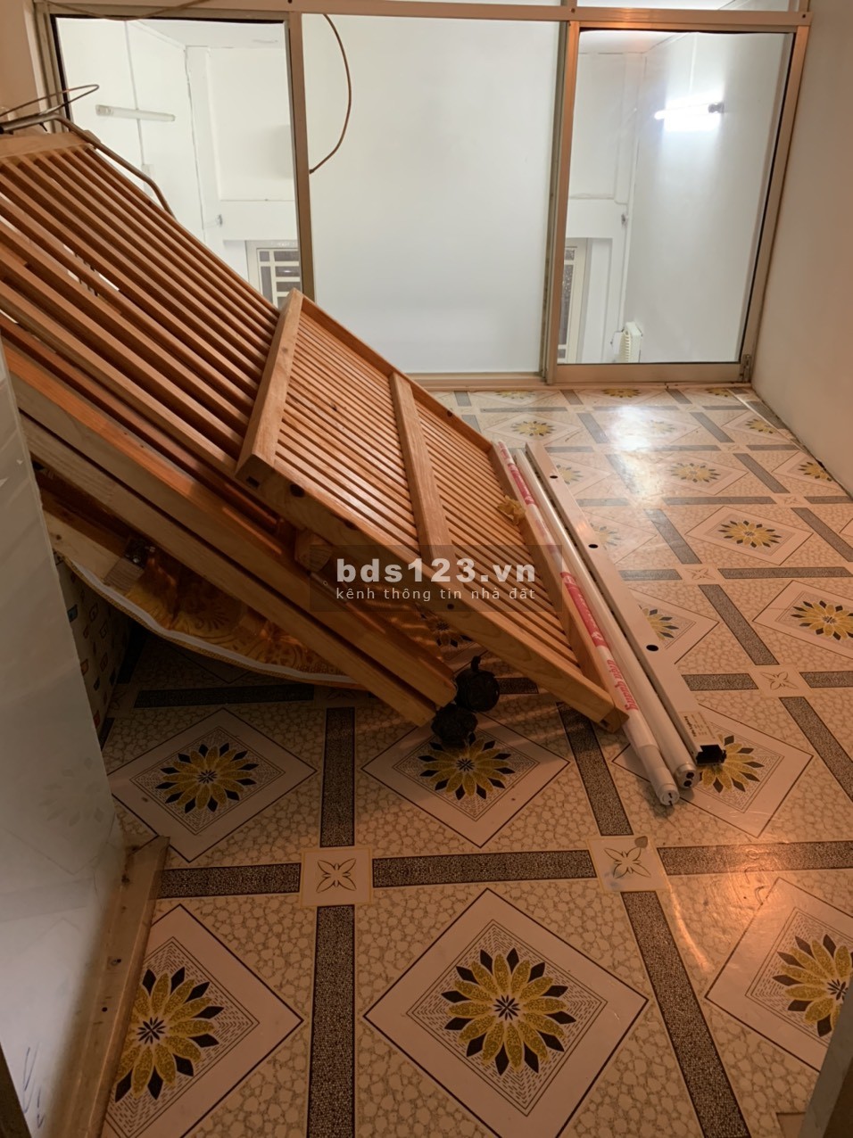 Bán nhà liền kề Quận 1, 3 phòng ngủ, giá tốt, khu an ninh yên tĩnh