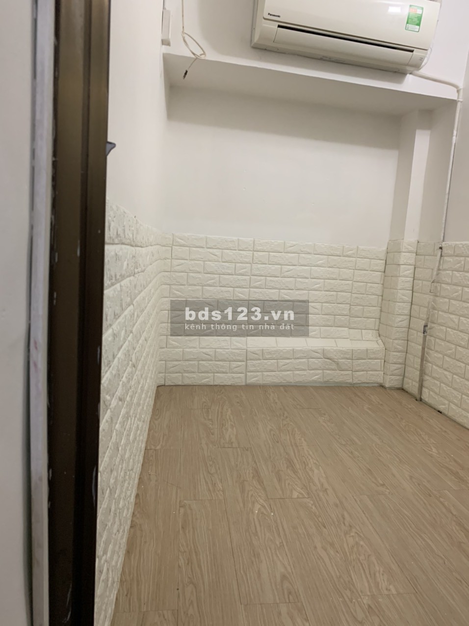 Bán nhà liền kề Quận 1, 3 phòng ngủ, giá tốt, khu an ninh yên tĩnh