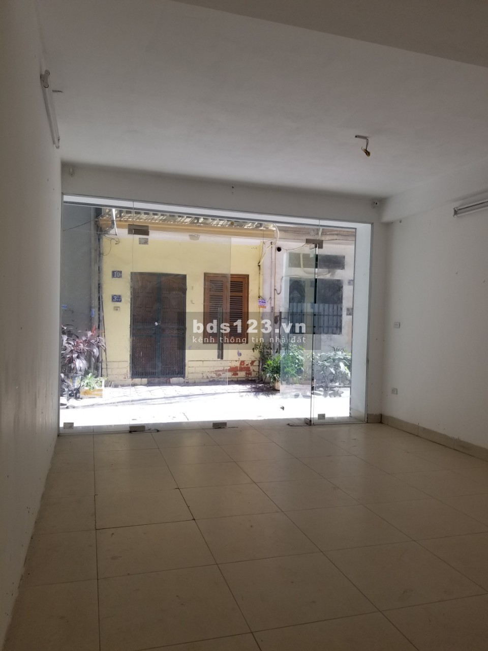 Chính chủ cho thuê sàn văn phòng tại 165 Thái Hà liên hệ 0984352263