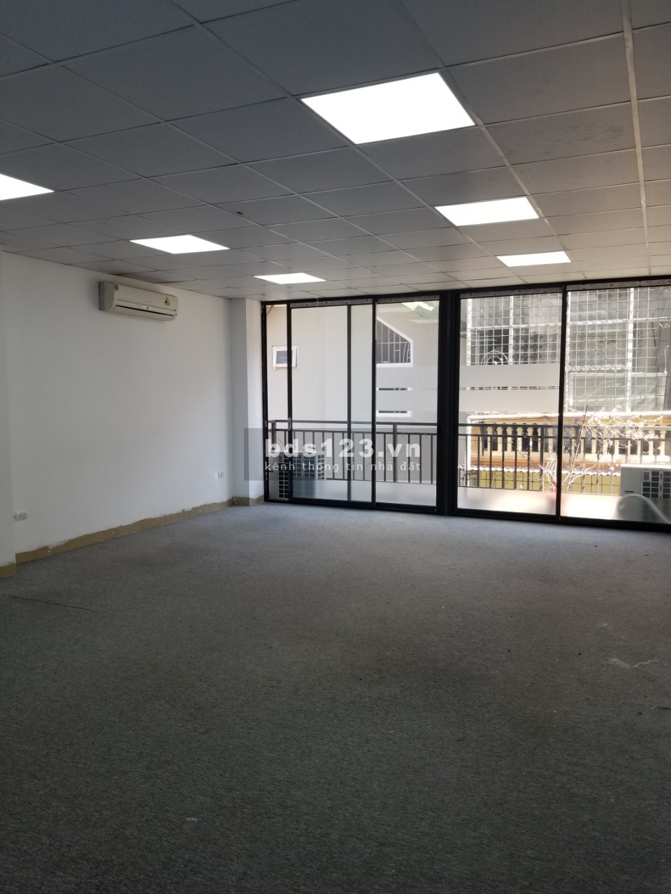 Chính chủ cho thuê sàn văn phòng tại 165 Thái Hà liên hệ 0984352263