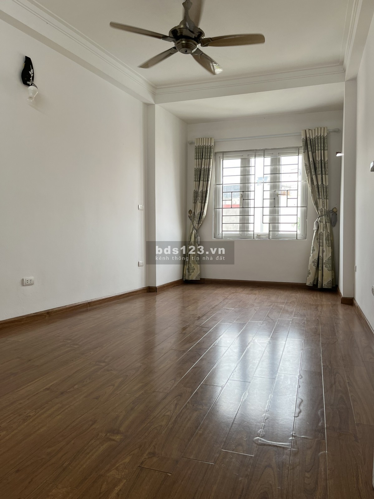 Chính chủ cần bán nhà 5 tầng gần ngã tư Hà Trì LH 0389080718