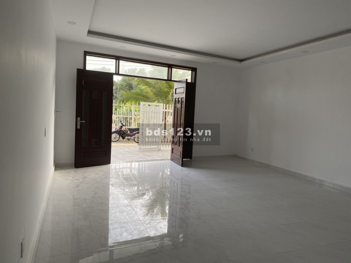 Cần bán gấp căn shophouse mặt tiền 30m đường nhà nước